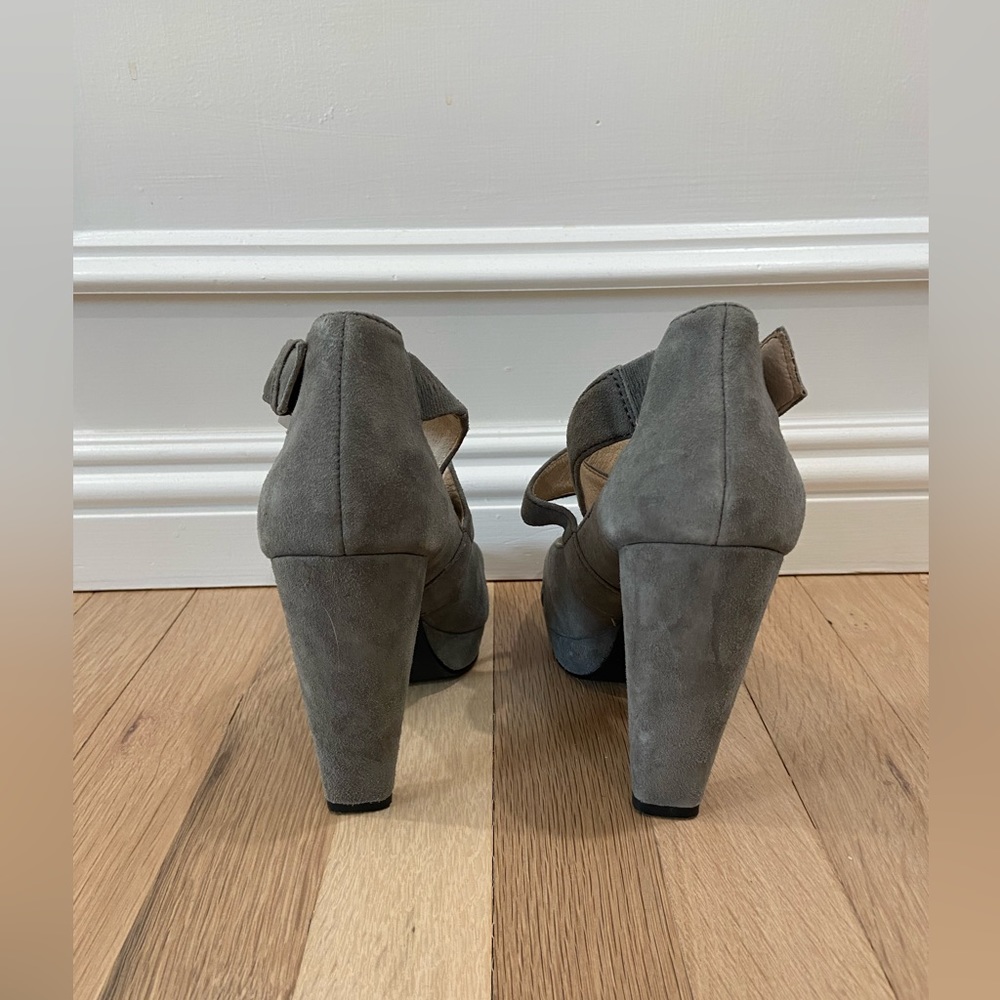 Michael Kors Gray Suede Heels with Buckle - Picture 4 of 6